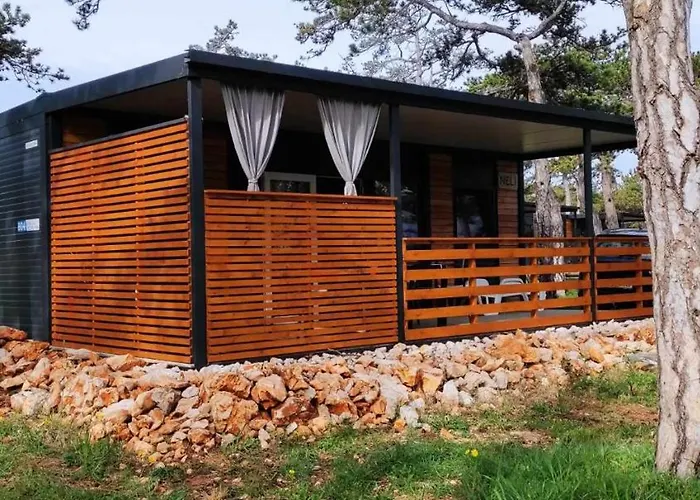 Neli Holiday Home - Camping Planik